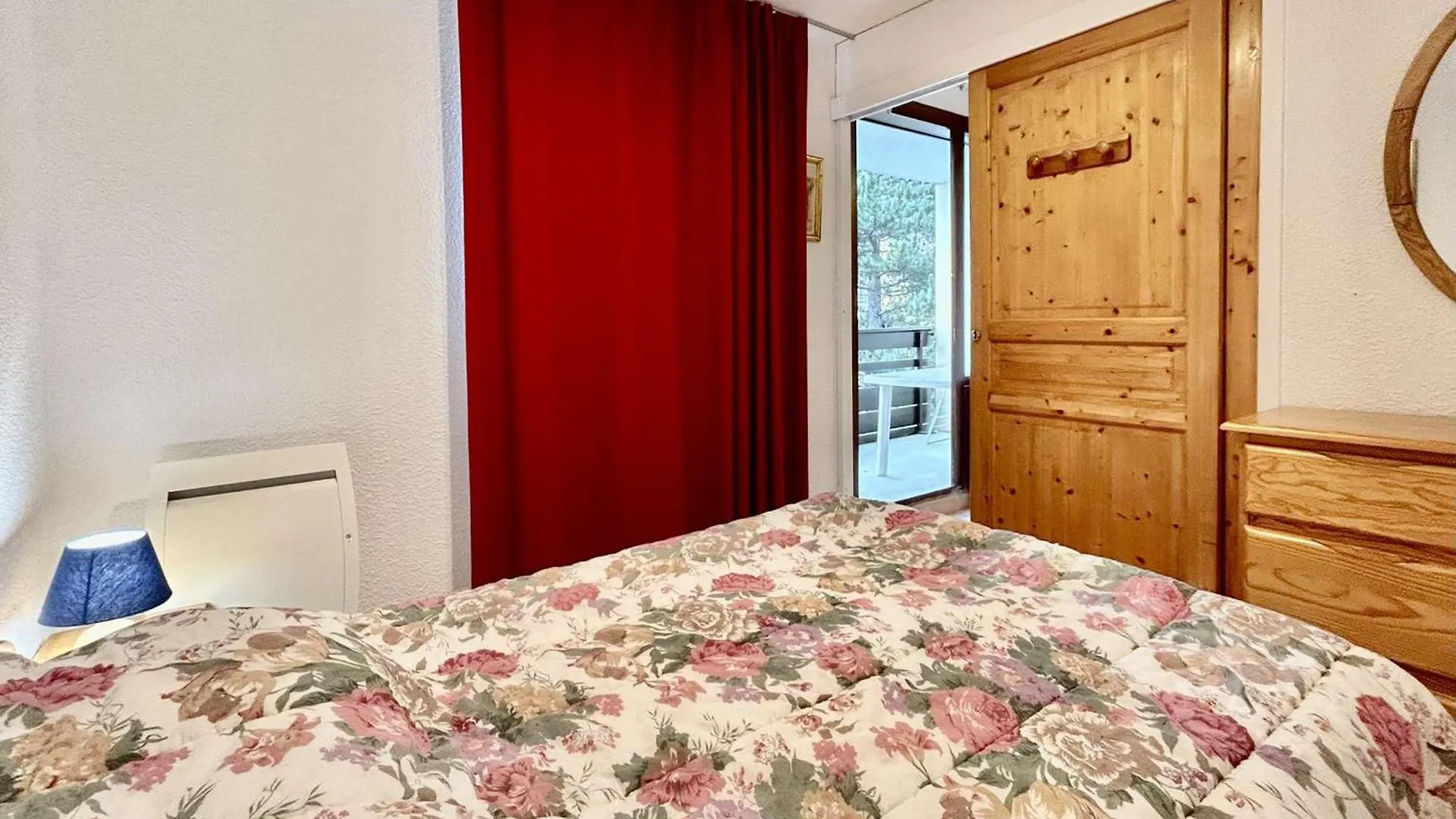 Appartement 2 Pieces, 4 Pers, Proche Pistes Et Commodites, Parking Privatif, La Salle-Les-Alpes - Fr-1-330F-198 0*,  France